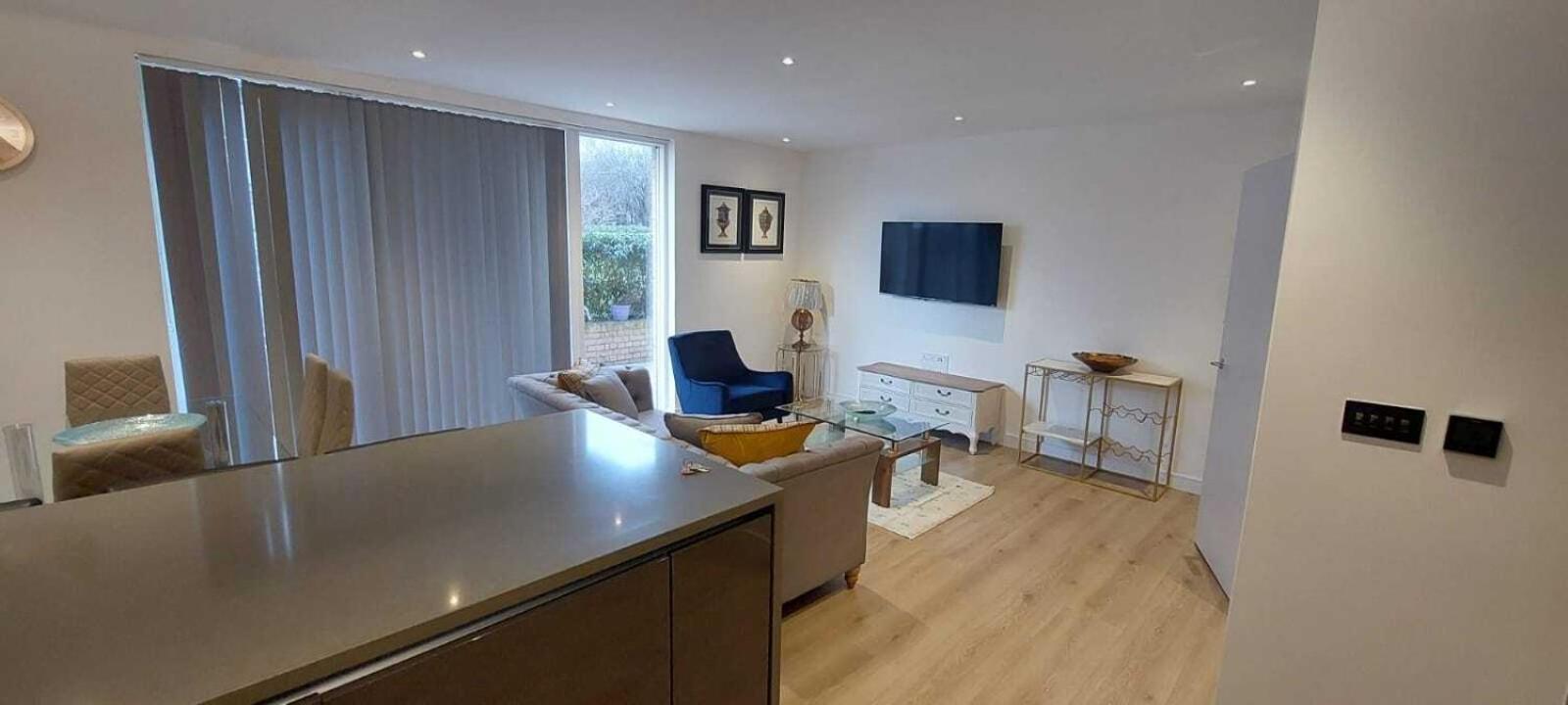 2 Bed Property Close To Heathrow Airport Hounslow Esterno foto